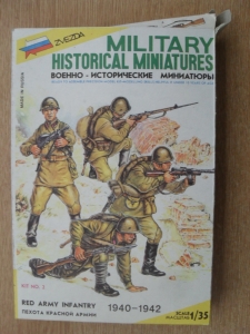 ZVEZDA 1/35 3502 RED ARMY INFANTRY 1940-42 SET 2